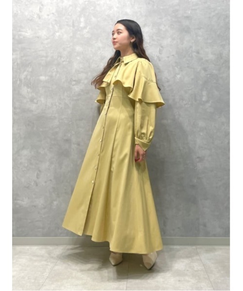 AND COUTURE(アンドクチュール)の「ケープフリルシャツワンピース(ワンピース・レディース・イエロー/ベージュ/チャコールグレー・FREE)」の17枚目の写真
