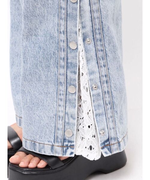 CALNAMUR（カルナムール）の「DENIM LINE SLIT PANTS/デニムラインスリットデニムパンツ（デニムパンツ・レディース・ブラック/ライトブルー・SMALL/MEDIUM）」の21枚目の写真