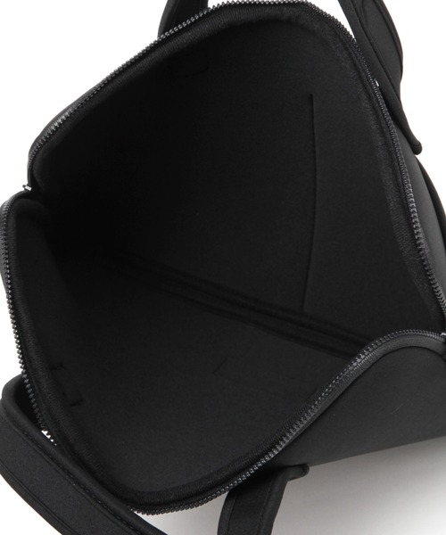 LAKOLE（ラコレ）の「ネオプレーンPCケース横型 / 156550（PC・タブレットケース・レディース・ブラック/グレー・FREE）」の8枚目の写真