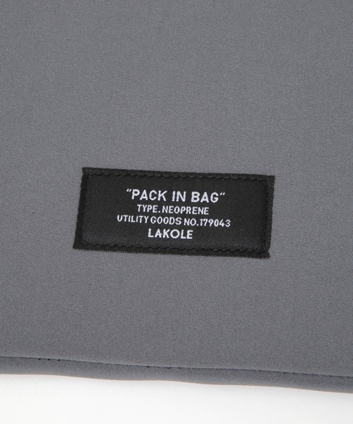 LAKOLE（ラコレ）の「ネオプレーンPCケース横型 / 156550（PC・タブレットケース・レディース・ブラック/グレー・FREE）」の11枚目の写真