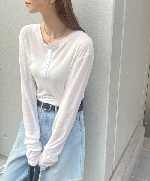 ABYS（アビス）の「【新色追加】シアーヘンリーネックロンT（Tシャツ/カットソー・レディース・ホワイト/チャコールグレー/ライトブルー/グレー・MEDIUM/LARGE）」の17枚目の写真