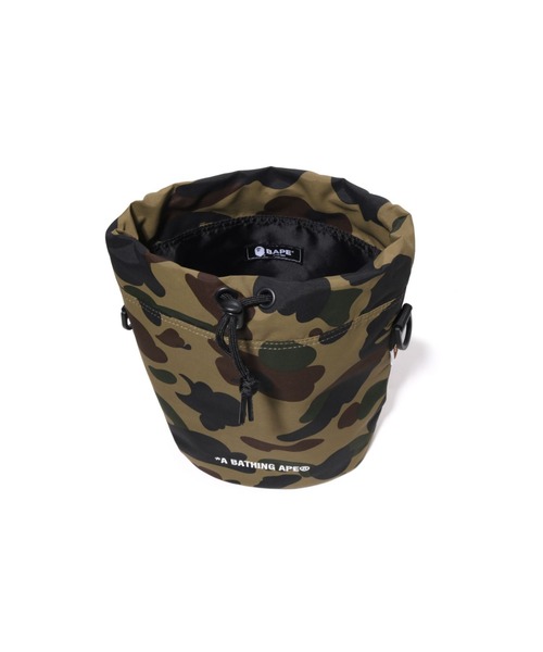 A BATHING APE（アベイシングエイプ）の「1ST CAMO DRAWSTRING BAG（ショルダーバッグ・メンズ・グリーン/イエロー・FREE）」の14枚目の写真