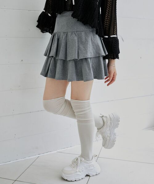 MAJESTIC LEGON(マジェスティックレゴン)の「アソートティアードミニスカパン(スカート・レディース・アイボリー/ブラック/ホワイト系その他/グレー/チャコールグレー/キャメル・MEDIUM)」の4枚目の写真
