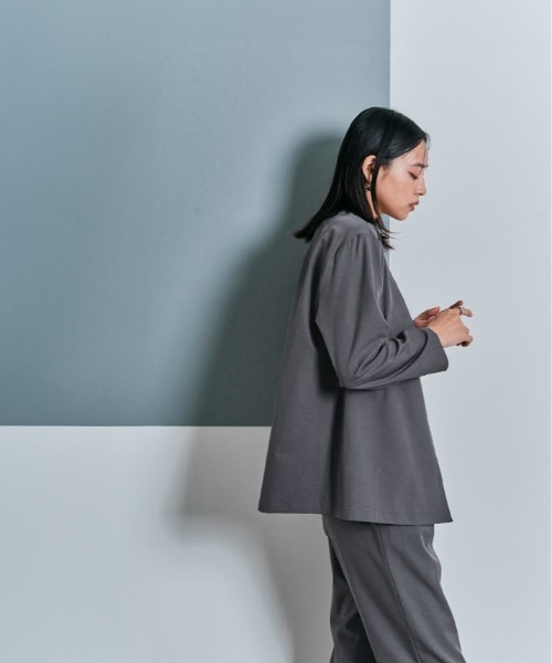 W:Huku(フーク)の「ポケッタブル 軽量 ジャケット(ノーカラージャケット・レディース・サンドベージュ/チャコール/ブラック・M/L)」の12枚目の写真