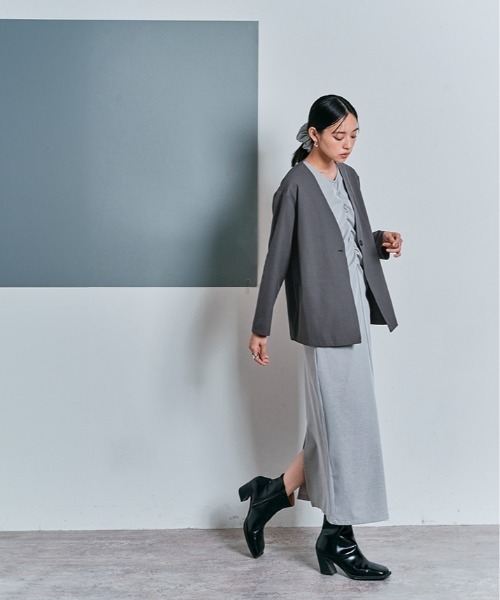 W:Huku(フーク)の「ポケッタブル 軽量 ジャケット(ノーカラージャケット・レディース・サンドベージュ/チャコール/ブラック・M/L)」の6枚目の写真