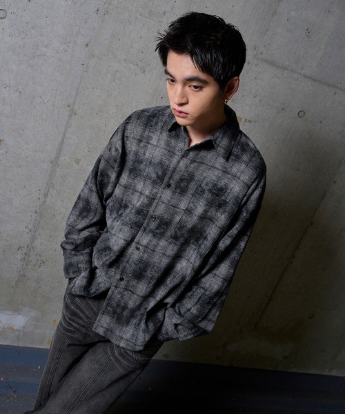 kutir（クティール）の「VINTAGE LIKE OMBRE CHECK SHIRT／ヴィンテージライクオンブレチェックシャツ（シャツ/ブラウス・メンズ・ネイビー/ブラック/ボルドー・MEDIUM/LARGE）」の9枚目の写真