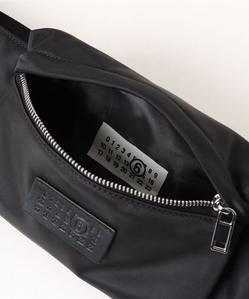 メゾンマルジェラ　ウエストポーチ MM6 ウエストポーチ ウエストバッグ NYLON POCKETS BELT BAG