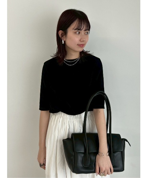 Mila Owen（ミラオーウェン）の「フロッキーベロア後ろスリット半袖トップス（Tシャツ/カットソー・レディース・チャコールグレー/ブラック/イエロー・0/1）」の4枚目の写真