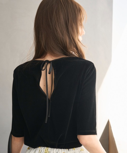 Mila Owen（ミラオーウェン）の「フロッキーベロア後ろスリット半袖トップス（Tシャツ/カットソー・レディース・チャコールグレー/ブラック/イエロー・0/1）」の5枚目の写真