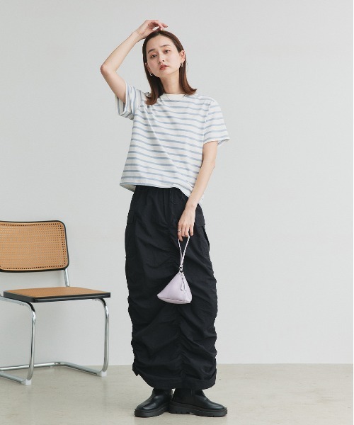 ad thie(アドティエ)の「ベーシック クルーネックTシャツ(Tシャツ/カットソー・レディース・オフホワイト/チャコール/レッド/ブラック×ホワイト/ブラック/ホワイト×ブルー/ホワイト×グリーン/ブルー/ナチュラル/ブラウン・FREE)」の20枚目の写真