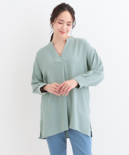 SHOO・LA・RUE（シューラルー）の「【洗える/S-LL】さらさらタッチが心地よい ゆったりチュニック（チュニック・レディース・グリーン系/ナチュラル/ネイビー・01/02/03/04）」の4枚目の写真