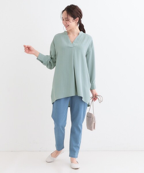 SHOO・LA・RUE（シューラルー）の「【洗える/S-LL】さらさらタッチが心地よい ゆったりチュニック（チュニック・レディース・グリーン系/ナチュラル/ネイビー・01/02/03/04）」の6枚目の写真