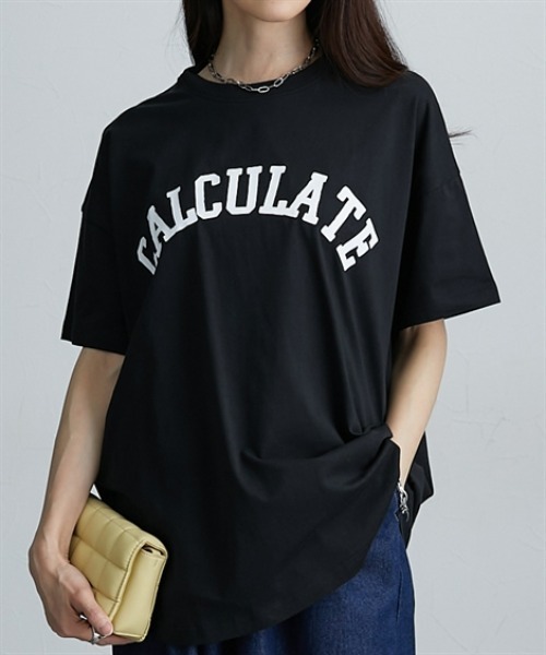 nissen(ニッセン)の「ロゴプリントオーバーサイズ半袖Tシャツ(Tシャツ/カットソー・レディース・ピンク/オフホワイト/パープル/ブルー/チャコール/ホワイト系1/グレー系1/ピンク系1/ブルー系1/オリーブ/ブラック系1・LL/3L/M/L)」の4枚目の写真