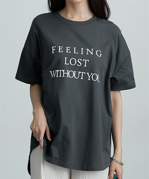 nissen(ニッセン)の「ロゴプリントオーバーサイズ半袖Tシャツ(Tシャツ/カットソー・レディース・ピンク/オフホワイト/パープル/ブルー/チャコール/ホワイト系1/グレー系1/ピンク系1/ブルー系1/オリーブ/ブラック系1・LL/3L/M/L)」の6枚目の写真