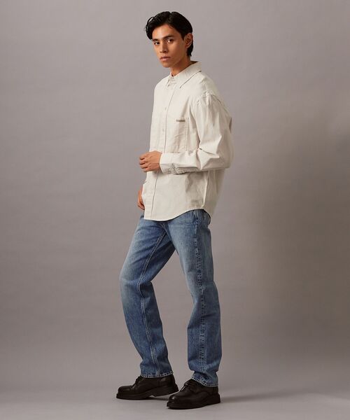Calvin Klein(カルバン・クライン)の「シャンブレー シャツ(シャツ/ブラウス・メンズ・ライトベージュ・S/M/L/XL)」の4枚目の写真