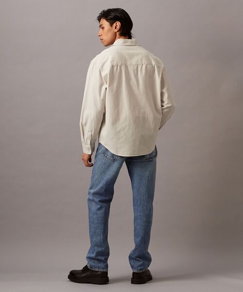 Calvin Klein(カルバン・クライン)の「シャンブレー シャツ(シャツ/ブラウス・メンズ・ライトベージュ・S/M/L/XL)」の5枚目の写真