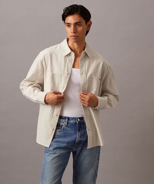 Calvin Klein(カルバン・クライン)の「シャンブレー シャツ(シャツ/ブラウス・メンズ・ライトベージュ・S/M/L/XL)」の6枚目の写真
