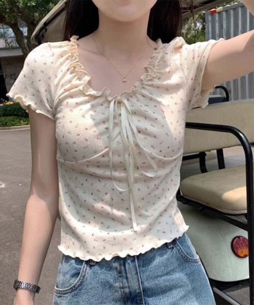 urge:(アージコロン )の「【URGE:】小花柄 ギャザー リボン カットソー(Tシャツ/カットソー・レディース・ホワイト/アイボリー・SMALL/X-LARGE/LARGE/MEDIUM)」の5枚目の写真