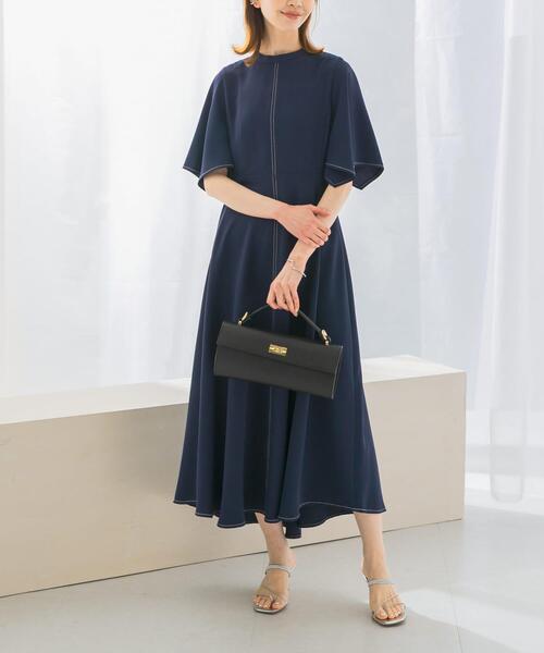 URBAN RESEARCH ROSSO WOMEN(アーバンリサーチ ロッソ)の「フレアスリーブステッチデザインワンピース(ワンピース・レディース・チャコールグレー/ネイビー/モカ・FREE)」の3枚目の写真