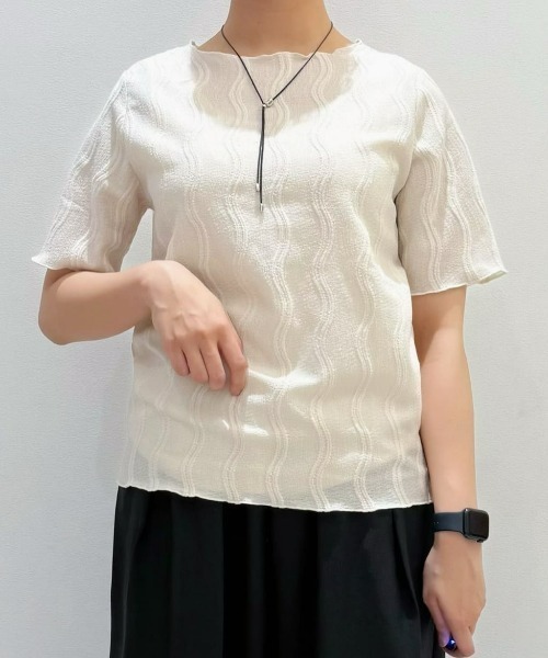 Right-on(ライトオン)の「HONEYSUCKLE ROSE(ハニーサックルローズ)【レディース】ウェーブジャカード半袖Tシャツ(その他トップス・レディース・ダークグレー/ピンク/オフホワイト・L/M)」の1枚目の写真
