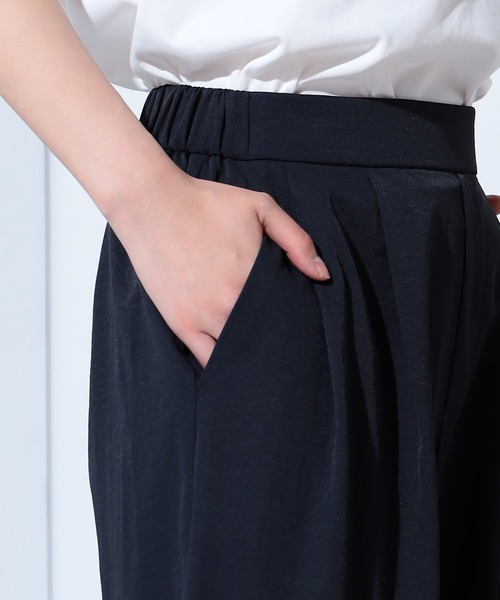 GALLORIA(ギャローリア)の「ツータックセミカーブパンツ(その他パンツ・レディース・ベージュ/ネイビー・LL/S/M/L)」の4枚目の写真