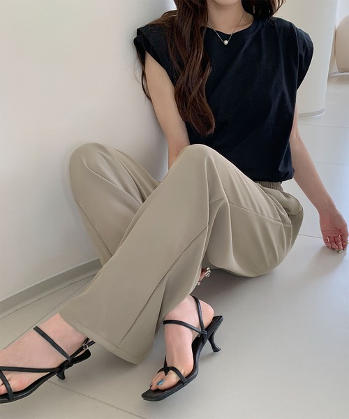 LOWO(ロワ)の「ウエストギャザーワイドパンツ(その他パンツ・レディース・モカ/ベージュ/ブラック/オフホワイト・FREE)」の4枚目の写真