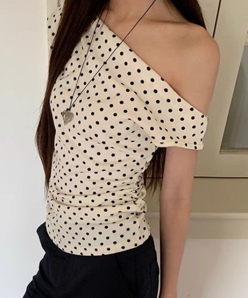 SHEENA(シーナ)の「ドット柄ワンショルトップス(Tシャツ/カットソー・レディース・ホワイト・M)」の5枚目の写真