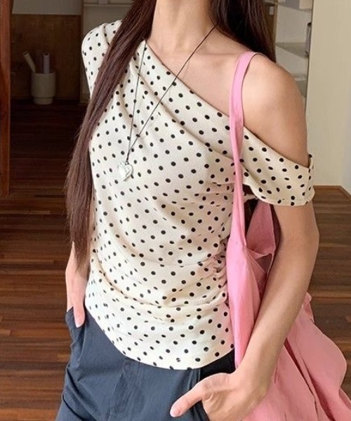SHEENA(シーナ)の「ドット柄ワンショルトップス(Tシャツ/カットソー・レディース・ホワイト・M)」の6枚目の写真