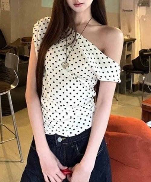 SHEENA(シーナ)の「ドット柄ワンショルトップス(Tシャツ/カットソー・レディース・ホワイト・M)」の10枚目の写真