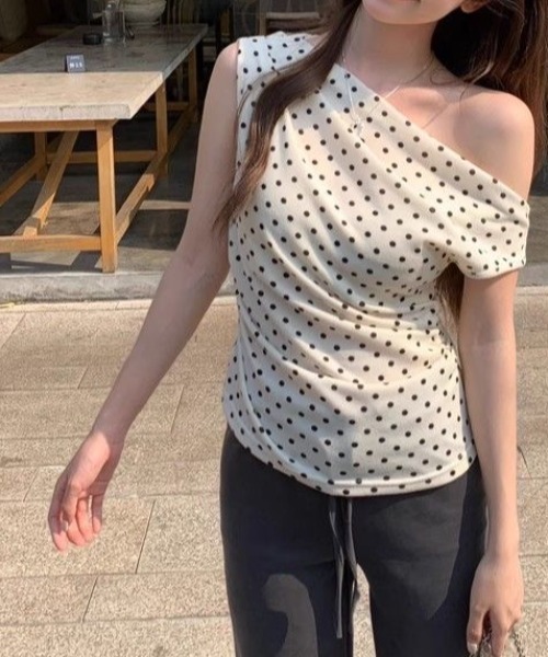 SHEENA(シーナ)の「ドット柄ワンショルトップス(Tシャツ/カットソー・レディース・ホワイト・M)」の15枚目の写真