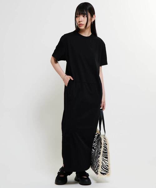 SOFFITTO(ソフィット)の「《コラボ》【Soffitto×TINDA】オーガニックコットンスムーススリットワンピース(ワンピース・レディース・ブラック・S/M/L)」の3枚目の写真