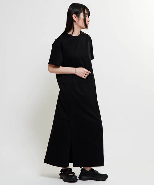 SOFFITTO(ソフィット)の「《コラボ》【Soffitto×TINDA】オーガニックコットンスムーススリットワンピース(ワンピース・レディース・ブラック・S/M/L)」の4枚目の写真