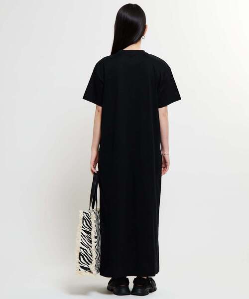 SOFFITTO(ソフィット)の「《コラボ》【Soffitto×TINDA】オーガニックコットンスムーススリットワンピース(ワンピース・レディース・ブラック・S/M/L)」の8枚目の写真