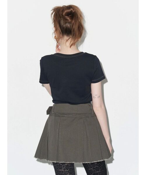 EVRIS（エヴリス）の「スタッズグラフィックショートTシャツ（Tシャツ/カットソー・レディース・ホワイト/ブラック/イエロー・FREE）」の22枚目の写真