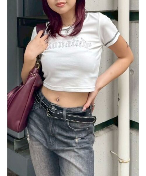 EVRIS（エヴリス）の「スタッズグラフィックショートTシャツ（Tシャツ/カットソー・レディース・ホワイト/ブラック/イエロー・FREE）」の4枚目の写真