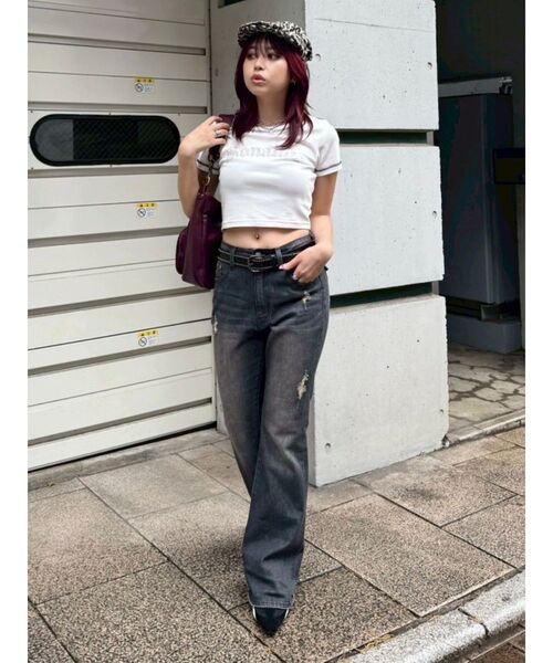 EVRIS（エヴリス）の「スタッズグラフィックショートTシャツ（Tシャツ/カットソー・レディース・ホワイト/ブラック/イエロー・FREE）」の6枚目の写真