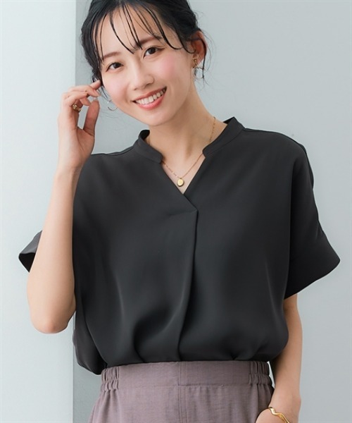 7days Life Styling(セブンデイズライフスタイリング)の「美極とろみ素材 半袖スキッパーブラウス(シャツ/ブラウス・レディース・グレー/チャコール/グレイッシュベージュ/オフホワイト・S/M/L/LL)」の3枚目の写真