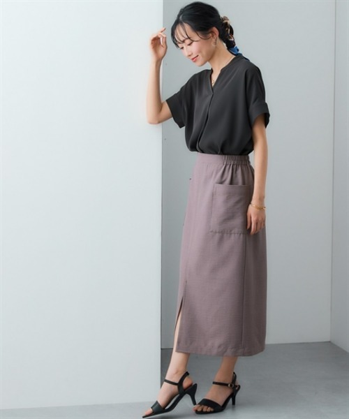 7days Life Styling(セブンデイズライフスタイリング)の「美極とろみ素材 半袖スキッパーブラウス(シャツ/ブラウス・レディース・グレー/チャコール/グレイッシュベージュ/オフホワイト・S/M/L/LL)」の15枚目の写真