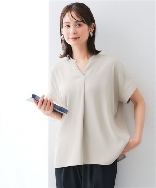 7days Life Styling(セブンデイズライフスタイリング)の「美極とろみ素材 半袖スキッパーブラウス(シャツ/ブラウス・レディース・グレー/チャコール/グレイッシュベージュ/オフホワイト・S/M/L/LL)」の17枚目の写真