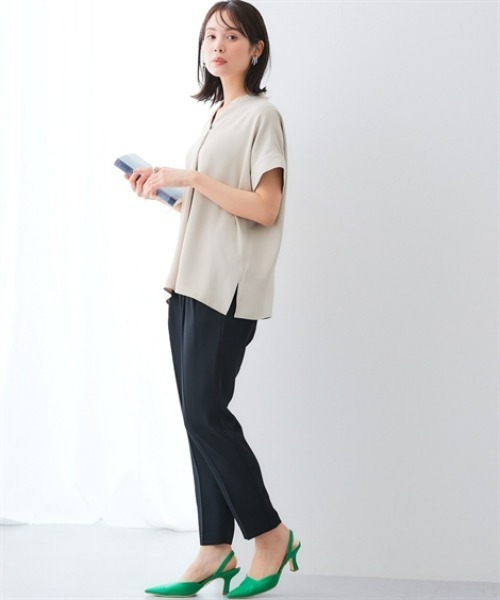 7days Life Styling(セブンデイズライフスタイリング)の「美極とろみ素材 半袖スキッパーブラウス(シャツ/ブラウス・レディース・グレー/チャコール/グレイッシュベージュ/オフホワイト・S/M/L/LL)」の18枚目の写真