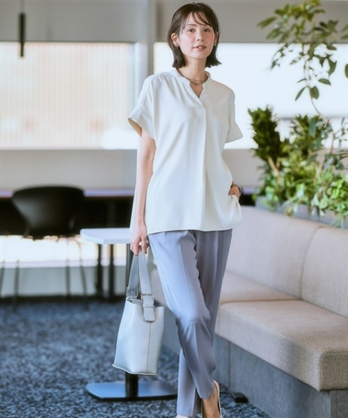 7days Life Styling(セブンデイズライフスタイリング)の「美極とろみ素材 半袖スキッパーブラウス(シャツ/ブラウス・レディース・グレー/チャコール/グレイッシュベージュ/オフホワイト・S/M/L/LL)」の6枚目の写真