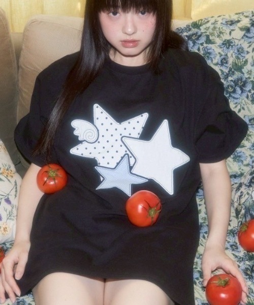 FANCY CLUB（ファンシークラブ）の「【FANCY CLUB】Mix Star Angel Patch Tee / 【ファンシークラブ】ミックススターエンジェルパッチ半袖Tシャツ（Tシャツ/カットソー・レディース・ブラック/ブラック系その他/ホワイト/ホワイト系その他・S/M）」の4枚目の写真