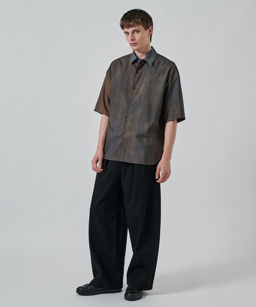STUDIOUS（ステュディオス）の「URBAN DYE RELAX SHIRTS S.S（シャツ/ブラウス・メンズ・ブラック/ダークブルー・1/2）」の11枚目の写真