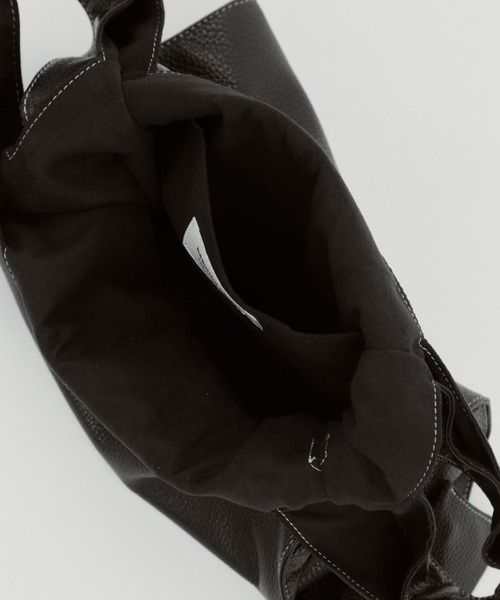 beautiful people（ビューティフルピープル）の「【beautiful people/ビューティフルピープル】large market bag in shrink leather/ラージマーケットバッグインシュリンクレザー（ハンドバッグ・レディース・ブラック・FREE）」の15枚目の写真