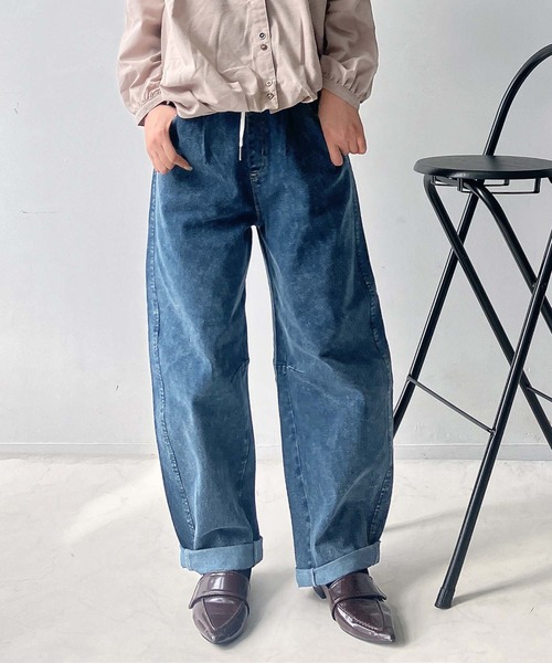 AS KNOW AS plus(アズノゥアズプラス)の「●ひんやり冷感 マルチメリット カーブシルエットイージーパンツ(デニムパンツ・レディース・ブルー/ブラック/サックスブルー/サックスブルー系/ブラウン系/ブルー系/ブラック系/ホワイト系その他/ブラック系1/ブルー系1/ブラック系その他/ネイビー系/その他/その他1・FREE)」の11枚目の写真