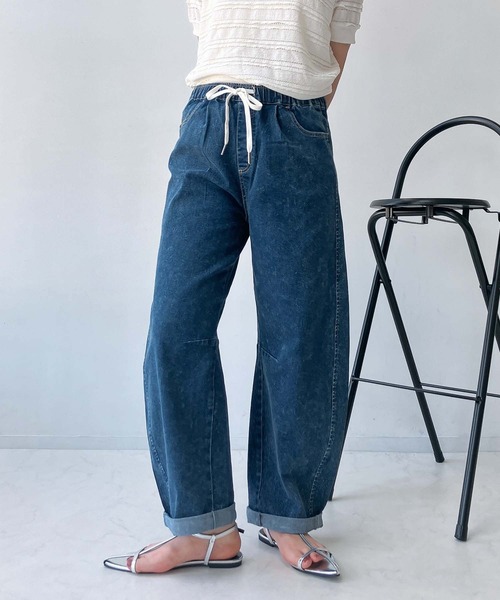 AS KNOW AS plus(アズノゥアズプラス)の「●ひんやり冷感 マルチメリット カーブシルエットイージーパンツ(デニムパンツ・レディース・ブルー/ブラック/サックスブルー/サックスブルー系/ブラウン系/ブルー系/ブラック系/ホワイト系その他/ブラック系1/ブルー系1/ブラック系その他/ネイビー系/その他/その他1・FREE)」の8枚目の写真