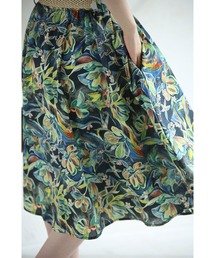 cawaii | 色彩豊かに描くボタニカル柄ミディアムスカート（ベルト付き）(スカート)
