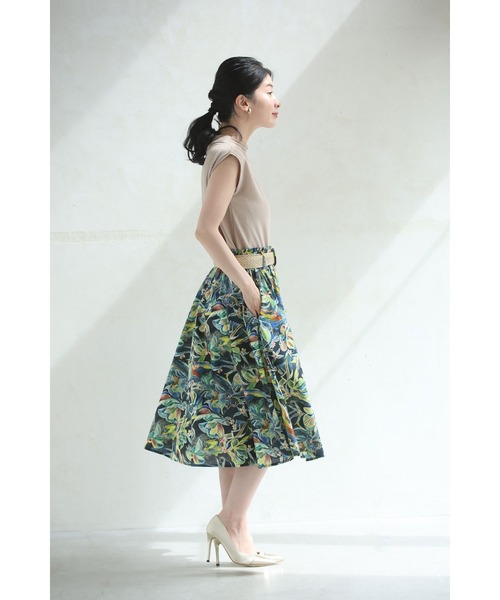 cawaii（カワイイ）の「色彩豊かに描くボタニカル柄ミディアムスカート（ベルト付き）（スカート・レディース・グリーン・FREE）」の4枚目の写真