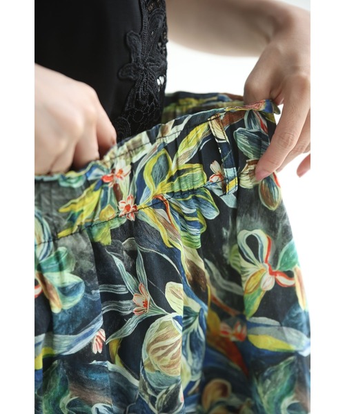 cawaii（カワイイ）の「色彩豊かに描くボタニカル柄ミディアムスカート（ベルト付き）（スカート・レディース・グリーン・FREE）」の12枚目の写真