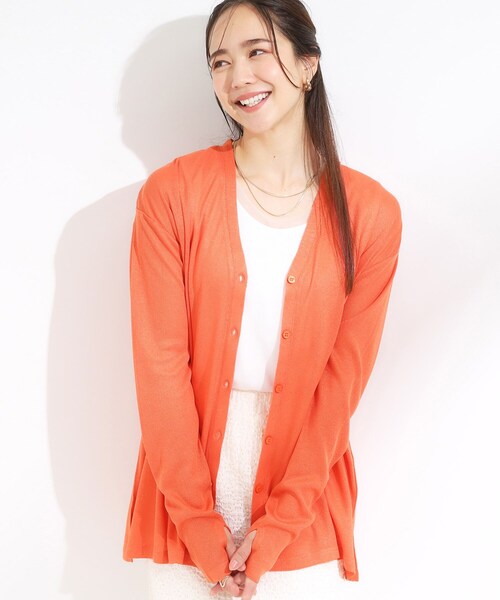 SHOO・LA・RUE(シューラルー)の「【S-LL/ひんやり/UV】手の甲まで隠れる トッパーカーディガン(カーディガン/ボレロ・レディース・ホワイト/ブラック/ライトオレンジ系/ナチュラル・01/02/03/04)」の4枚目の写真
